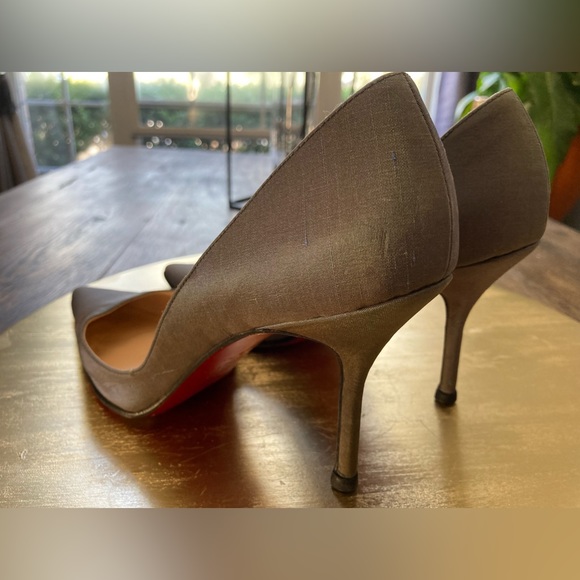 CHRISTIAN LOUBOUTINS Size 7. Excellent conditions. Iridescent Satin ♥️ - Picture 3 of 8